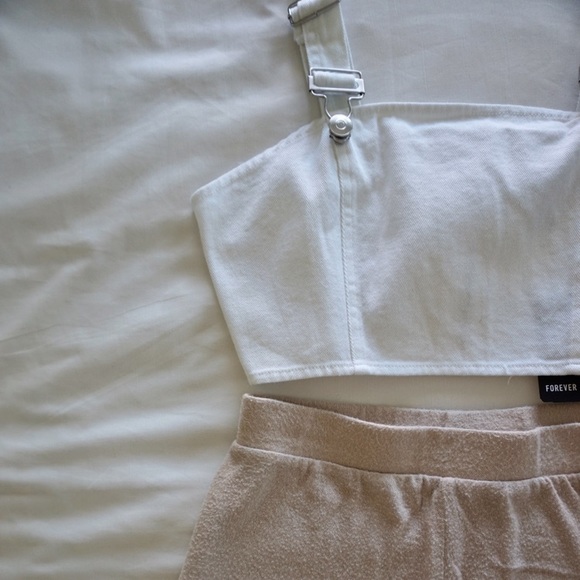 White buckle crop top - Picture 3 of 3